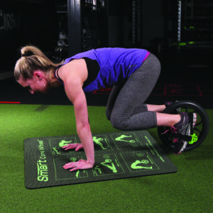 Smart Core Ab Wheel With Mat - knee tuck