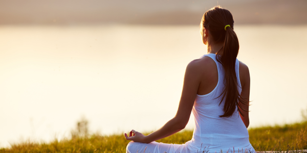 7 Powerful Benefits of Outdoor Yoga (5)